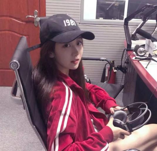 大学生毕业几年,考编报名费花掉上万元仍失业?网友:淘汰郎呀