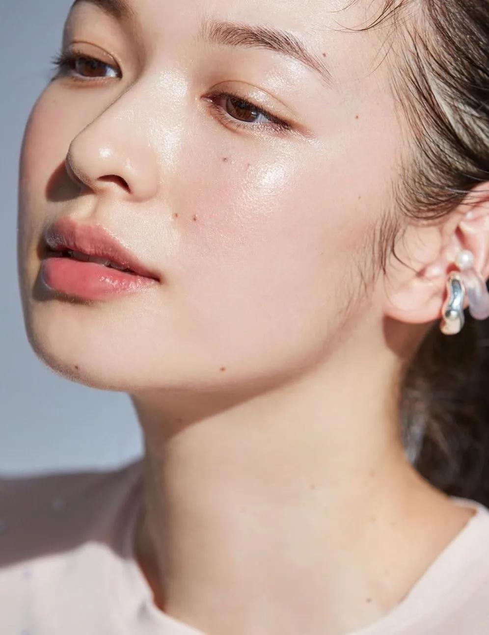 换季必备补水修护宝藏面霜,firstaidbeauty急救面霜敏感肌