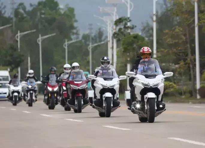 2018本田金翼详解,本田金翼2023款自动挡挡位图介绍