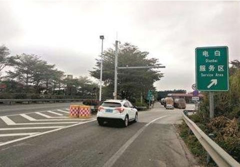 一个摄像头一年赚2500万,一年挣上亿的道路摄像头