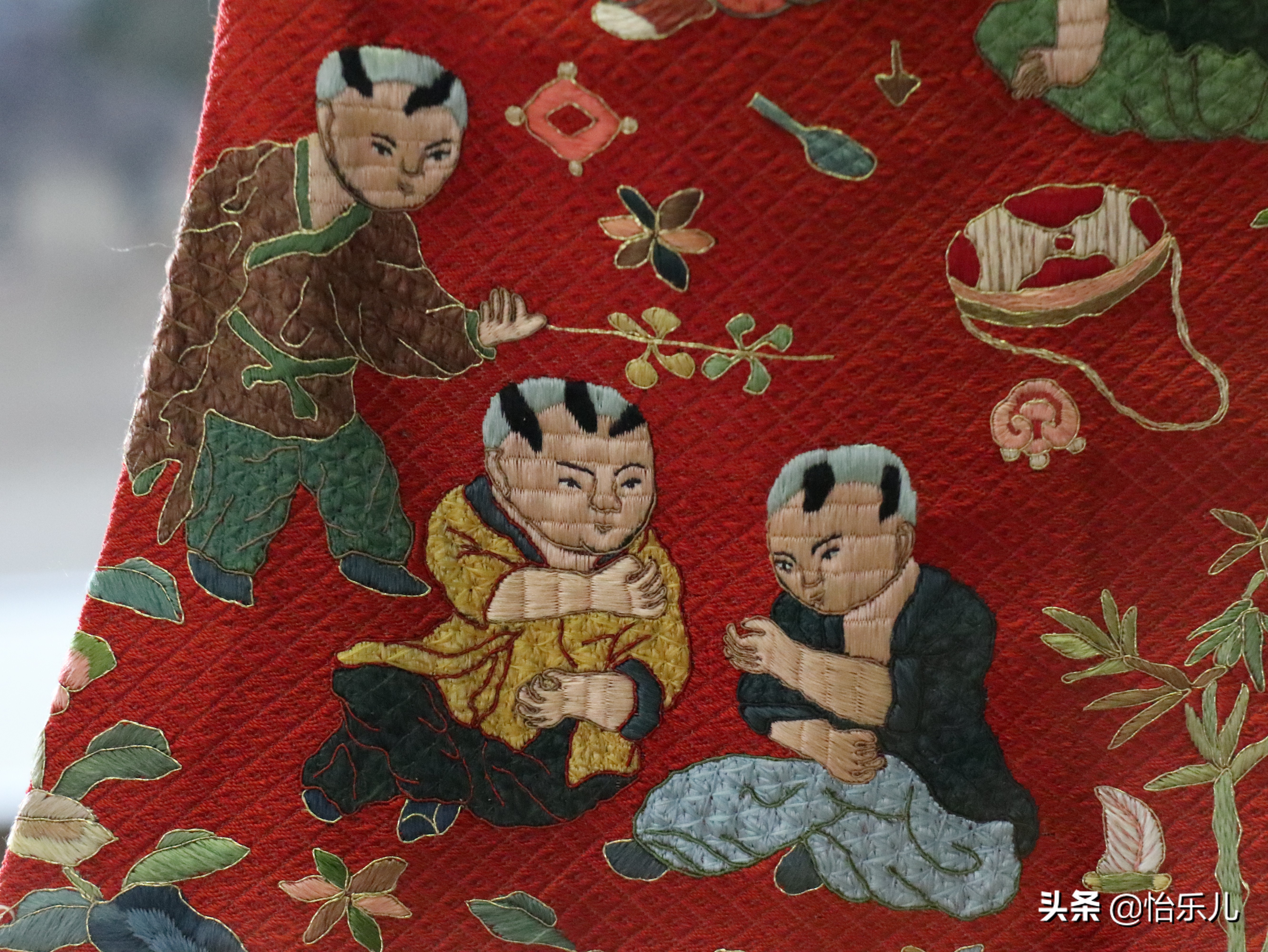 明十三陵出土文物百子衣,明定陵出土服饰