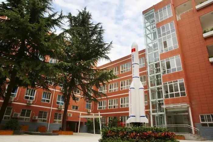 报民办和公办的学校有什么区别,报民办大学的多不