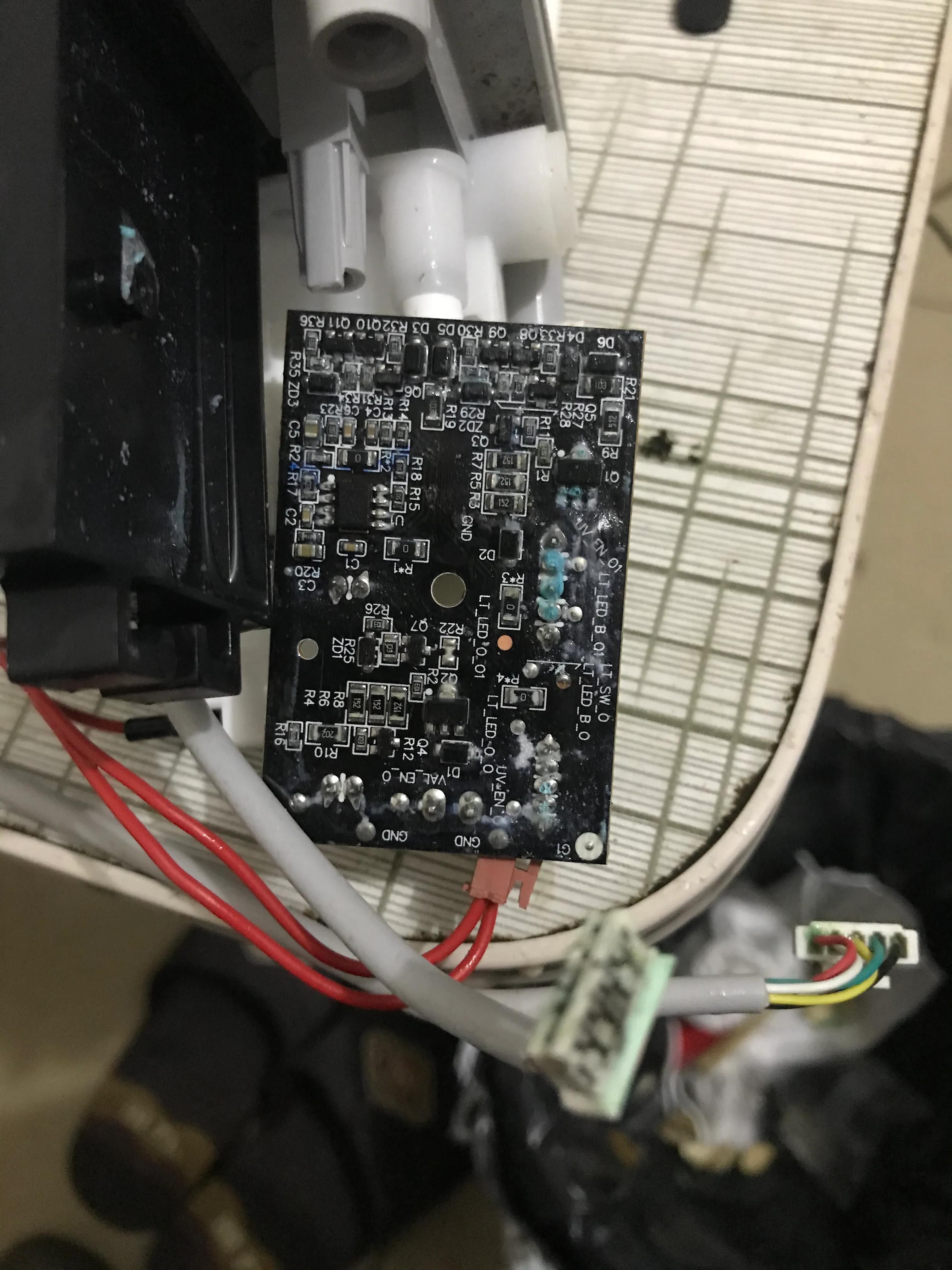 小米净水器云米水盒子进水后修理