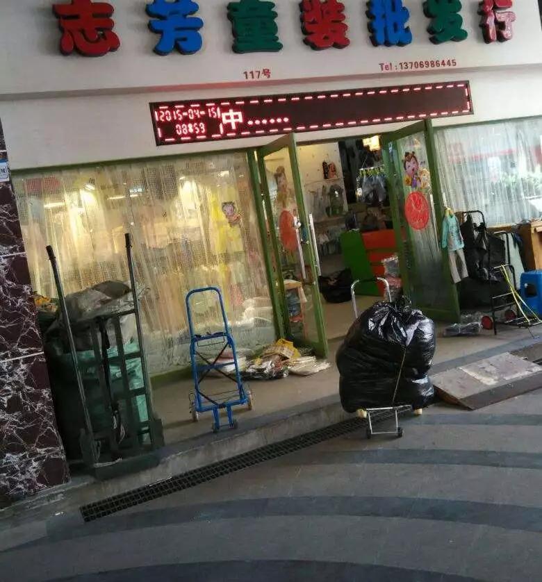 做童装散货好还是加盟品牌好,童装散货利润定百分之30能挣钱吗