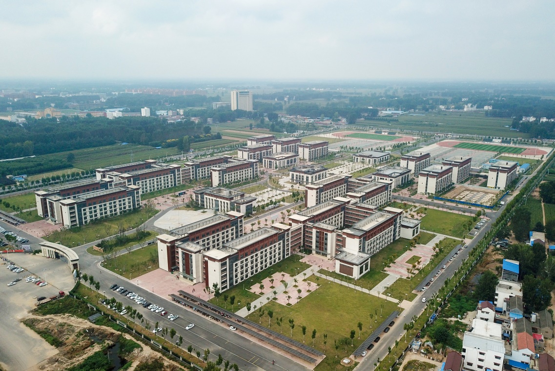 2018许家印回故乡视频,许家印回老家探亲再捐6.5亿