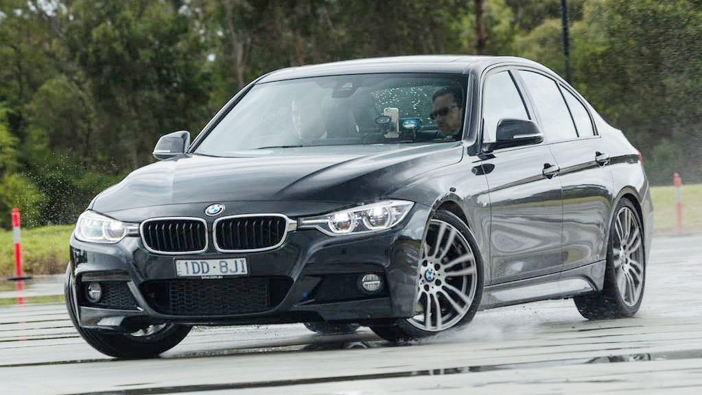 好车为什么跑起来不飘,好车为什么都宽