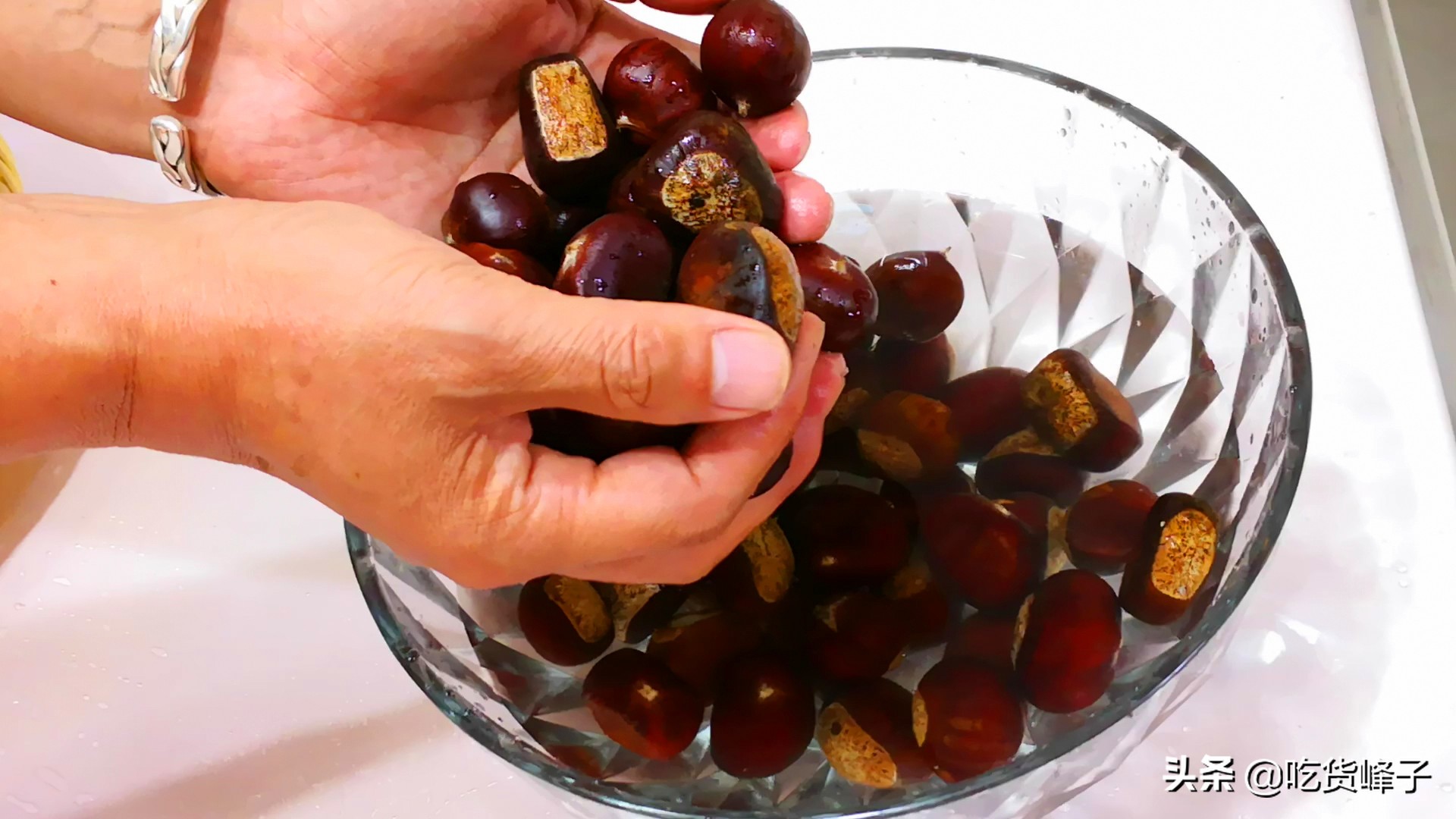 炒板栗不用黄油做出来的家常做法,炒板栗不用开水的方法