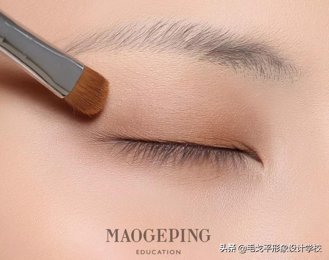 怎么画眼妆又简单又干净单眼皮,单眼皮新手眼妆怎么画显大又干净