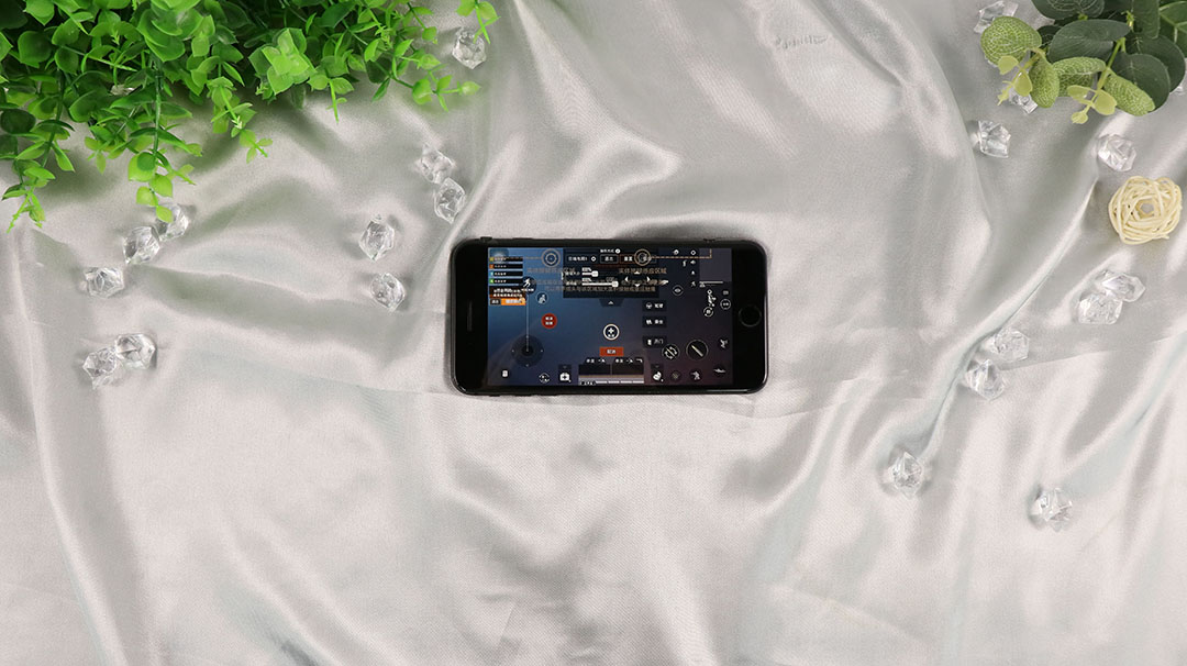 吃鸡很难吗?那是你没用对手机钢化膜