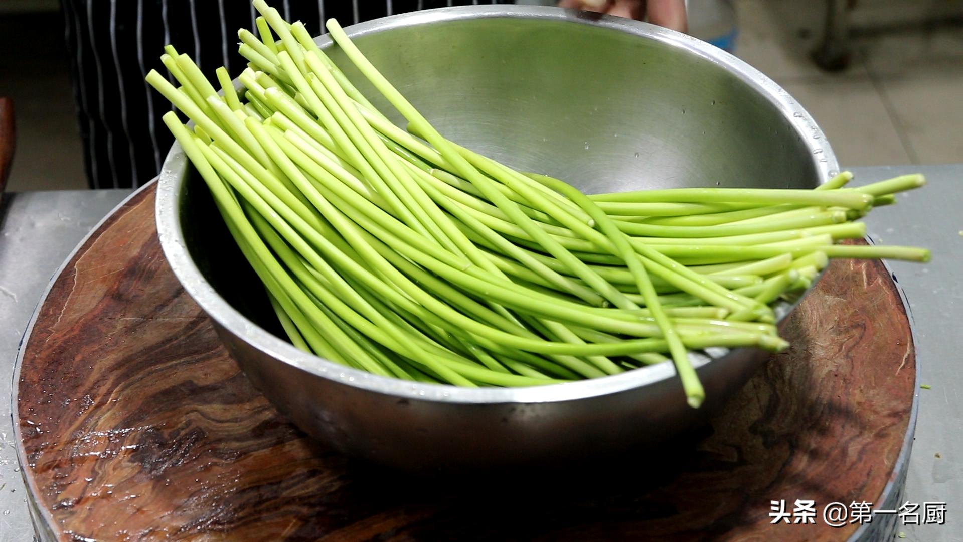 快速腌蒜苔怎么腌好吃又脆,大厨教你蒜苔的家常做法