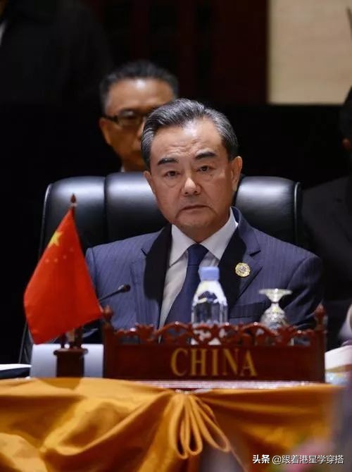 黎明觉醒男装搭配,原振侠黎明穿搭