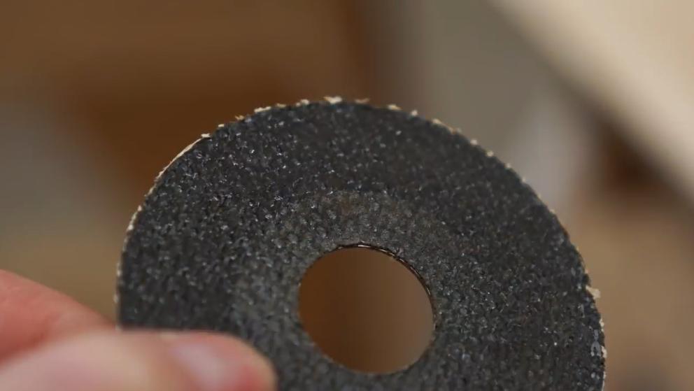 角磨机切割片烂了怎么取掉,角磨机切割片爆裂飞出