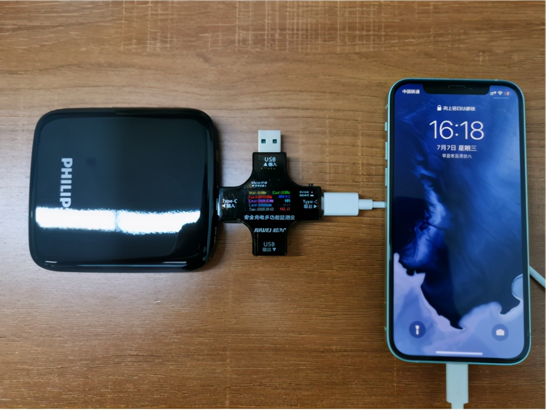 飞利浦充电宝评测,飞利浦超薄充电宝评测