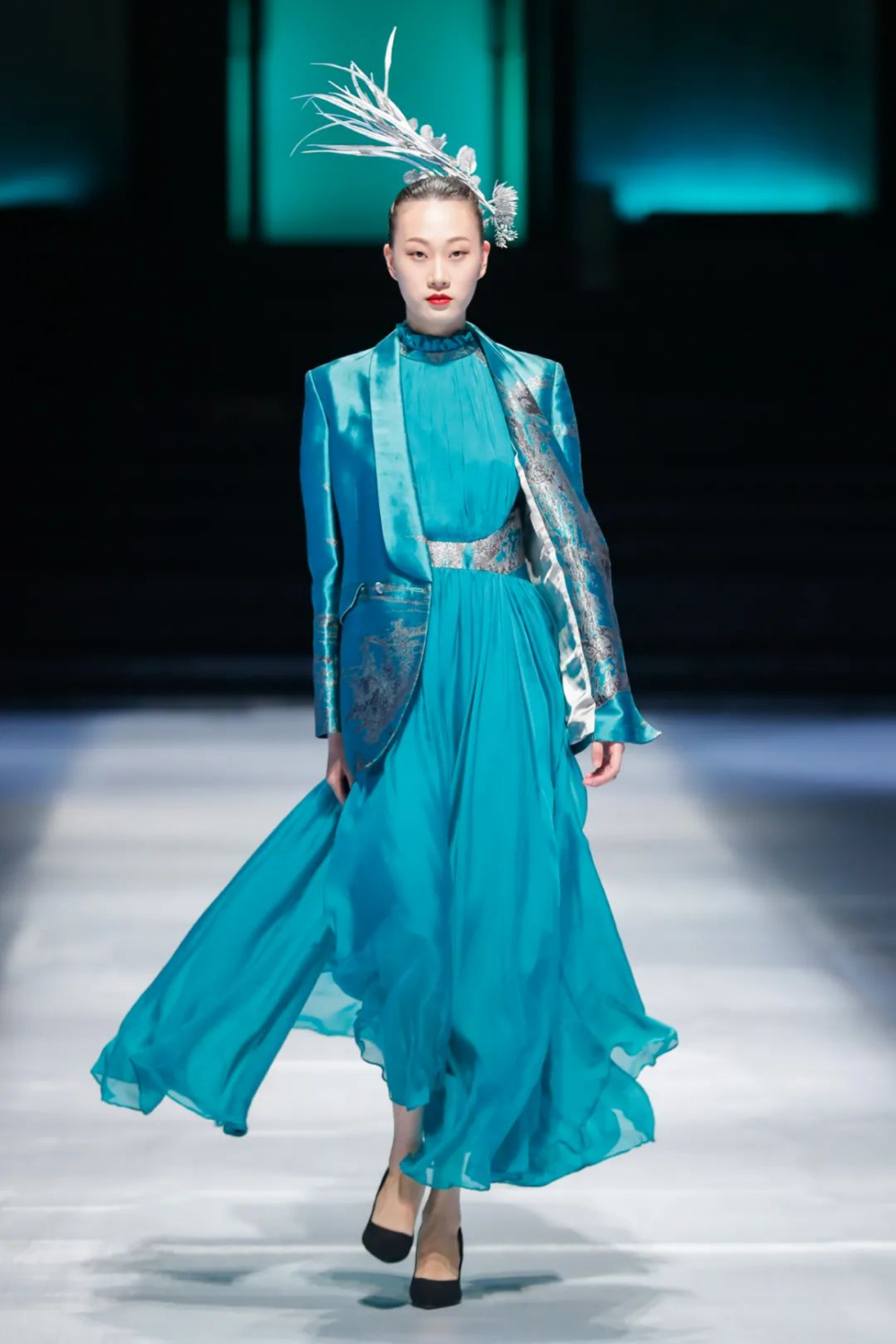 非遗高端定制国风女装,非遗服饰融入现代生活