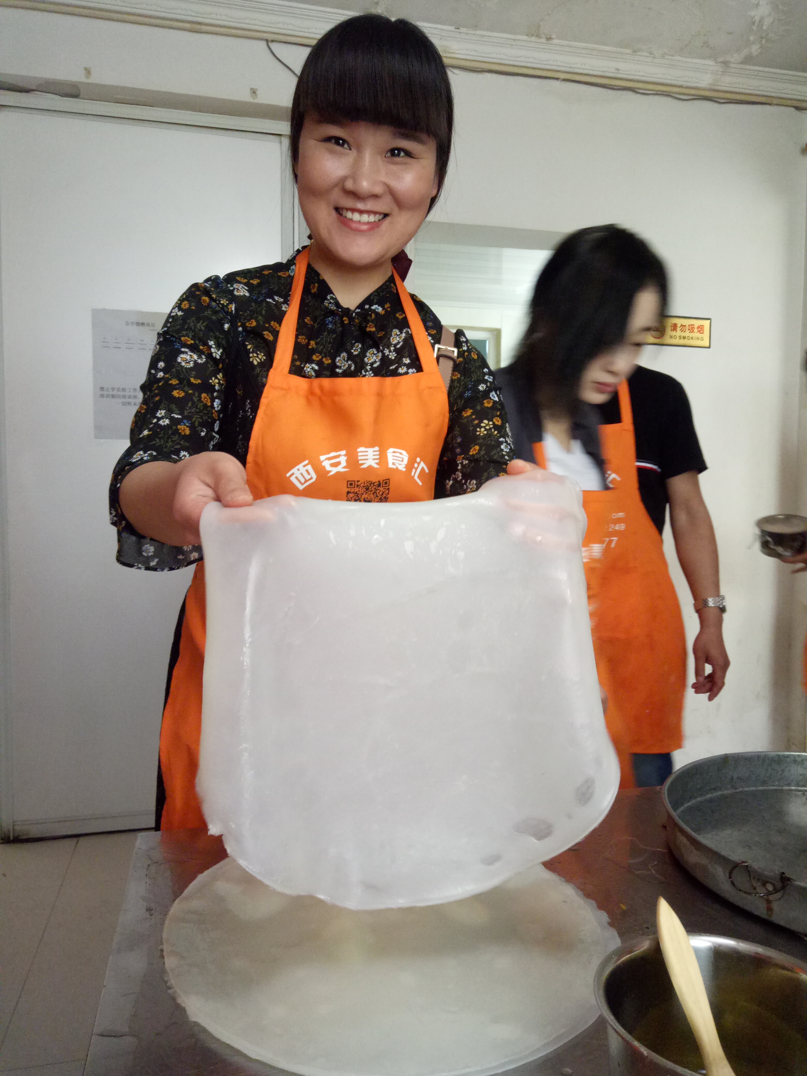 西安凉皮培训哪家专业,西安品诺小吃培训凉皮