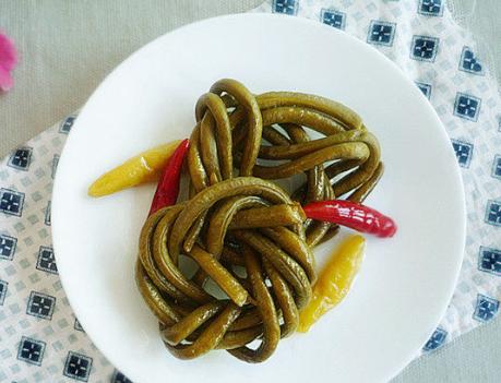 酸豆角怎么腌制才脆爽有什么诀窍,普通豆角能腌酸豆角吗