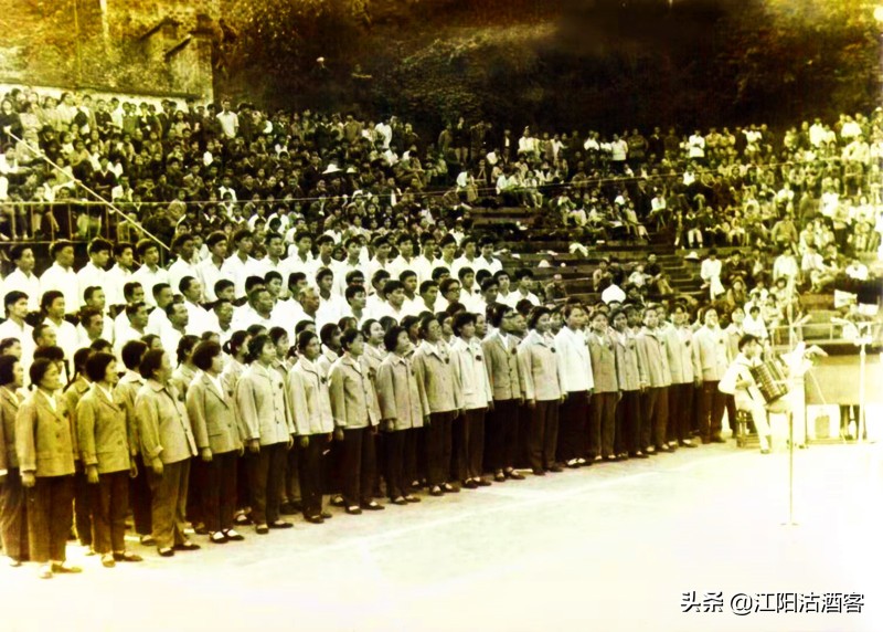 怀念1986年篮球场,回忆小时候的灯光球场