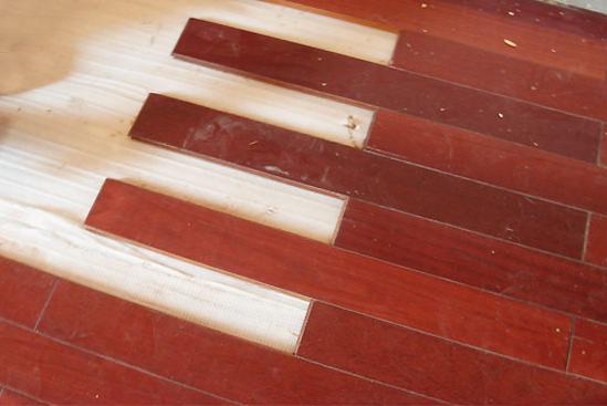 地板发霉的原因及处理方法,地板发霉的原因和处理方法