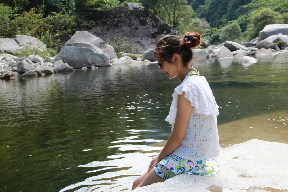 野蜂的口粮极为珍稀,一年等一次,再危险我们也要去“盗”一些!