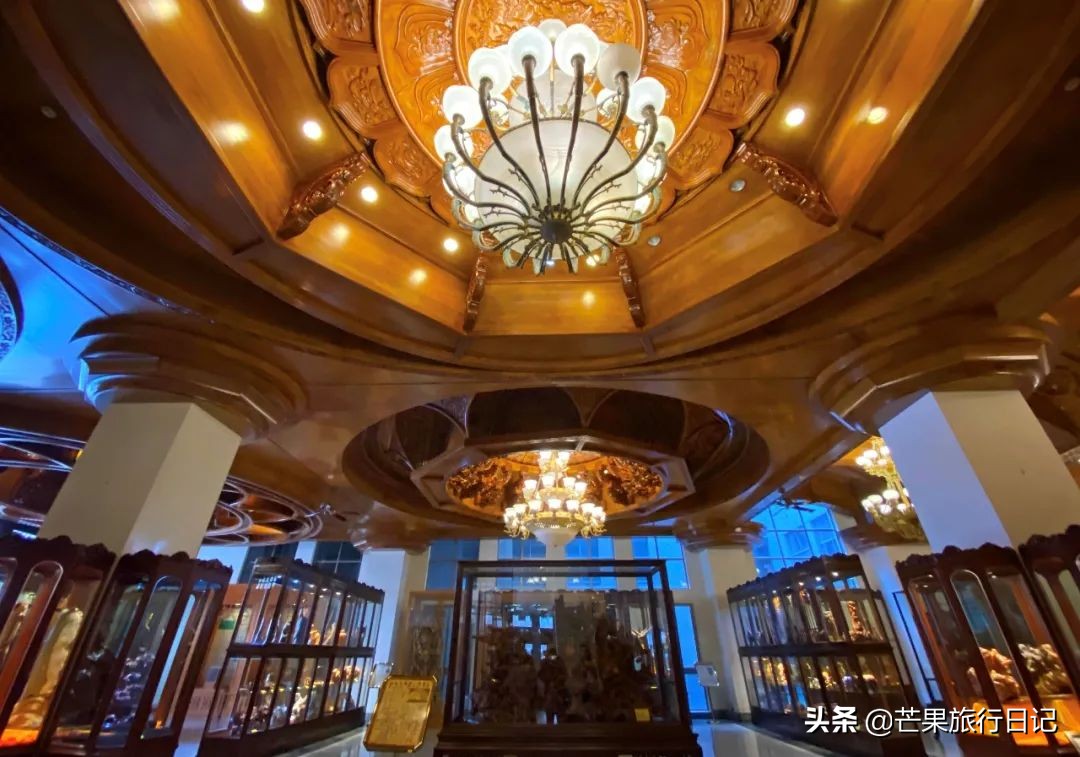 广西“布达拉宫”,据说台湾富商花30亿,用8000工人才建成