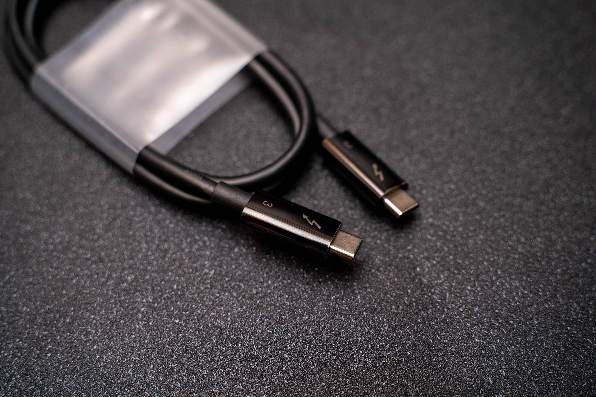 雷雳3接口配什么扩展坞,雷雳3转雷雳2转换器有什么用