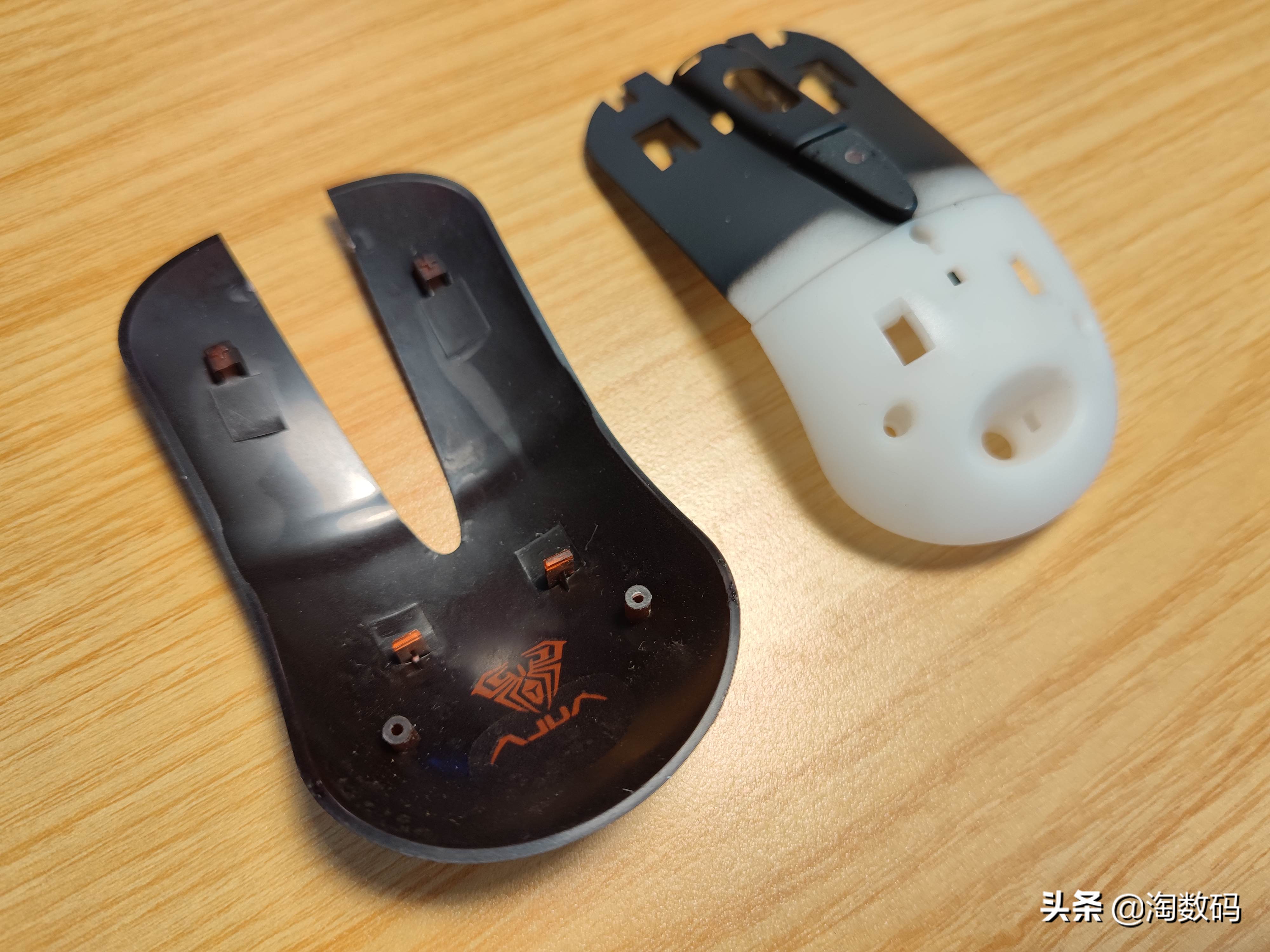 ¥9.9原封库存洋垃圾:AULA暗黑魔羯游戏鼠标开箱+拆解+除胶晒单