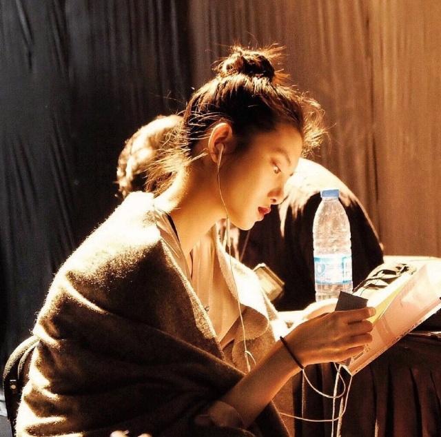 盘点娱乐圈最会拍照的女明星们，get高级美感的养成！