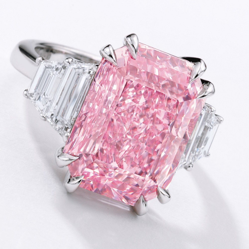 Sotheby’s香港珠宝秋拍,一颗10.64ct紫粉色钻石2000万美元成交