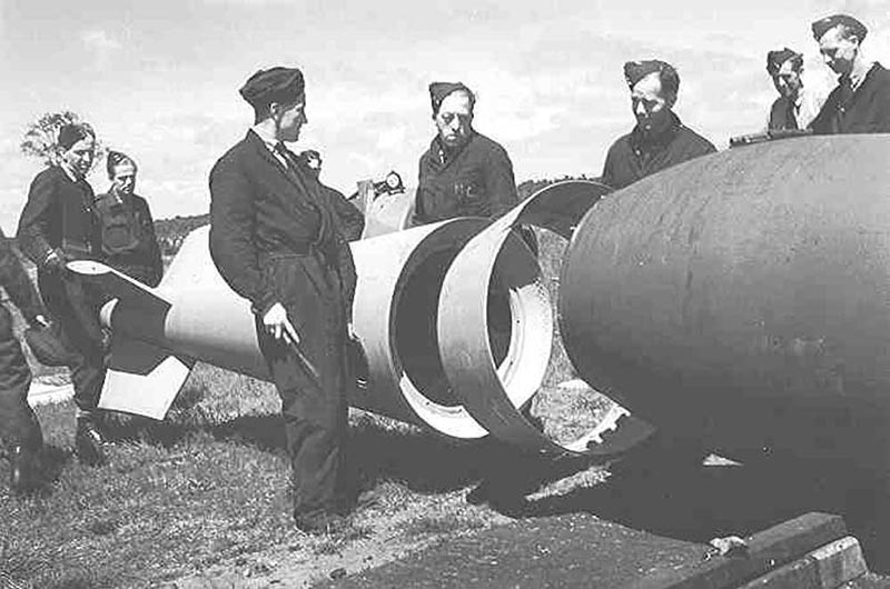 二战美国火箭弹飞机,二战机载火箭弹可以攻击军舰吗