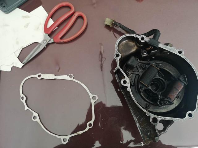 本田摩托车幼兽70c,改装老款铃木摩托