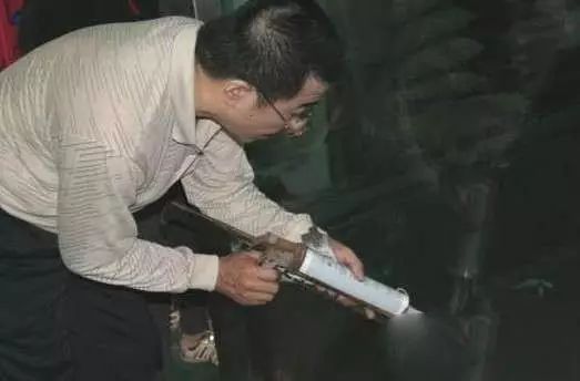 一米以上的大型鱼缸是如何制作的,大型水景鱼缸制作全过程