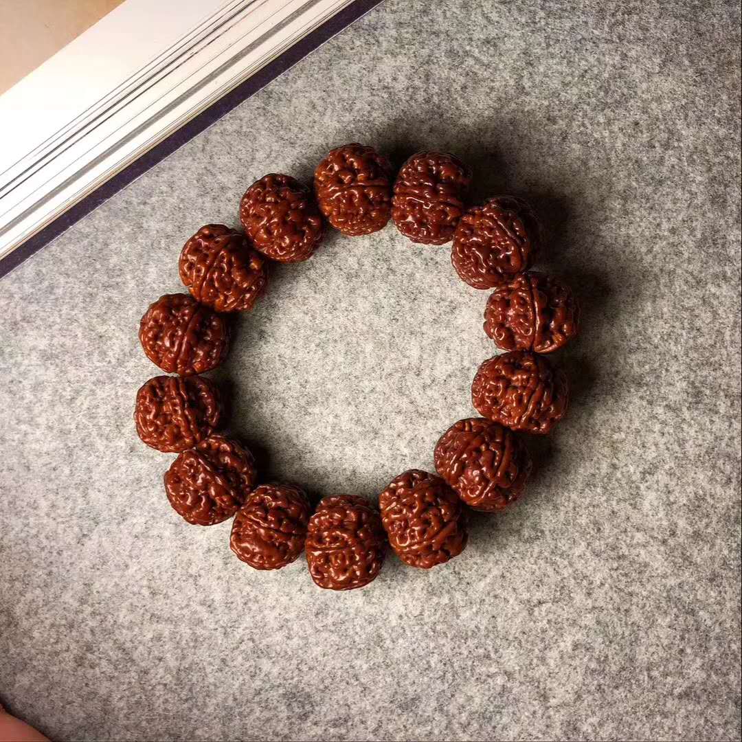 盘玩一年的金刚菩提使劲刷掉包浆,金刚菩提干刷到什么程度再上手盘