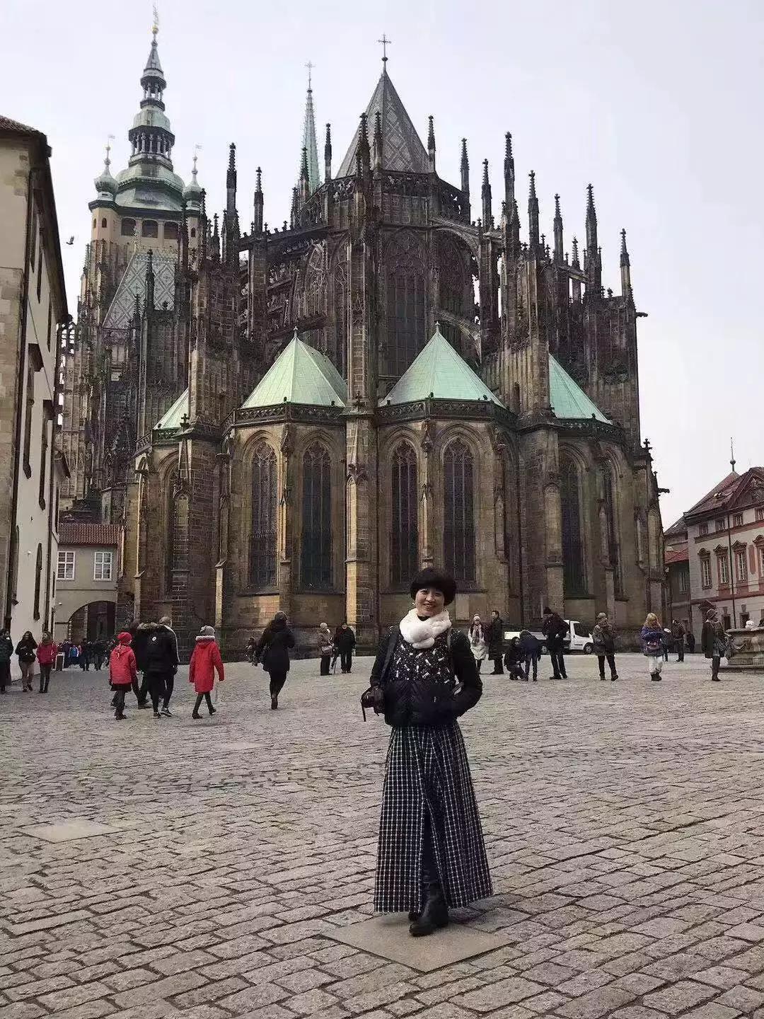 武汉华夏理工学院教师王丽丽：多棱镜般的人生，极尽绽放语言魅力