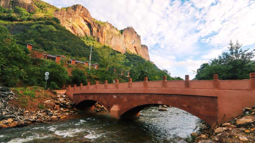 最美的季节遇见最美的你 (最美的季节遇见最美的你散文)