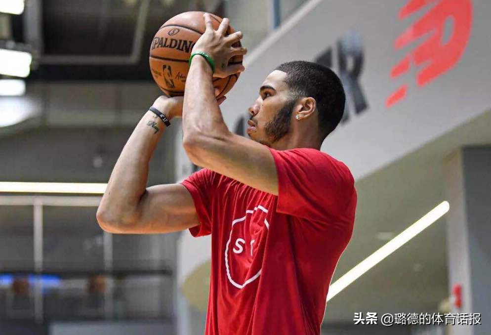 5折售欧文球衣,有意卡佩拉!塔图姆谈绿军季后赛出局:人心不齐