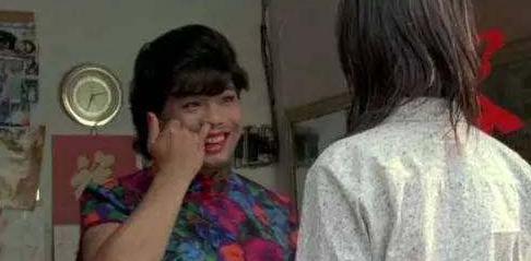 被星爷“报复”骗去跑龙套，只是因为初中同桌时比星爷帅