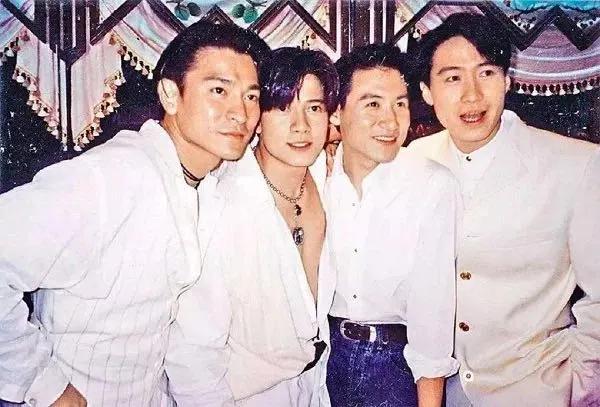 别讨论吴亦凡了，请所有男星按这位的标准“内卷”