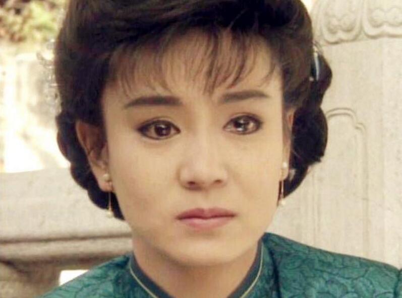 刘雪华一生的感情经历,刘雪华剧中结了多少婚