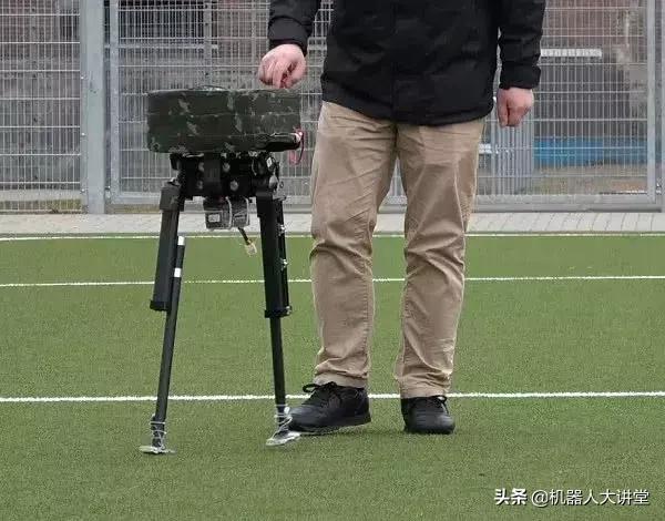 中国又一双足机器人亮相，用到被动行走与人工智能，学人一样走路