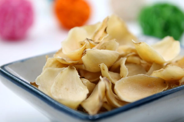 为什么到秋天孩子爱打喷嚏流鼻涕,小孩一到秋冬就流鼻涕是怎么回事