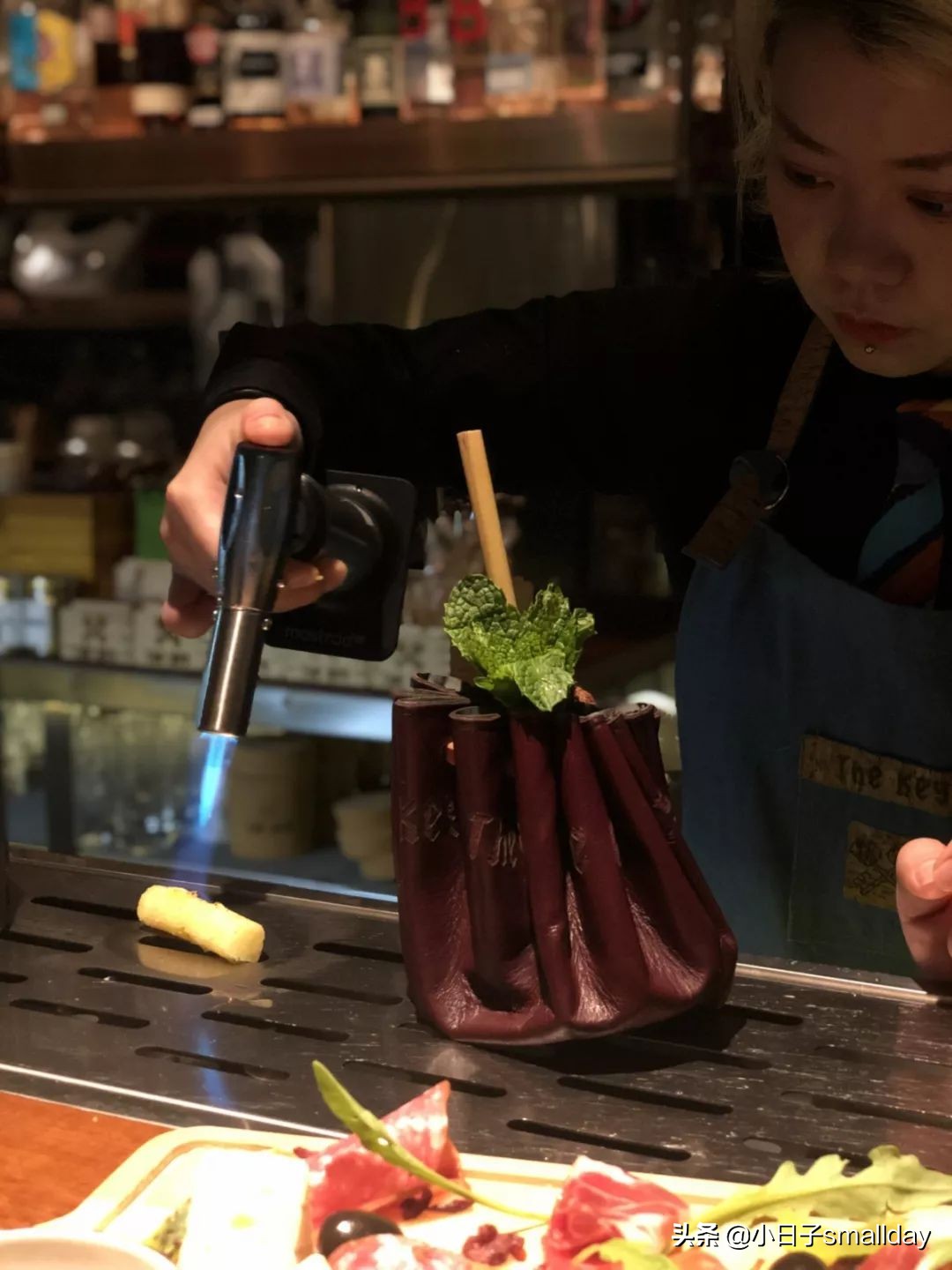 酒吧|坐上逃离人间的微醺列车