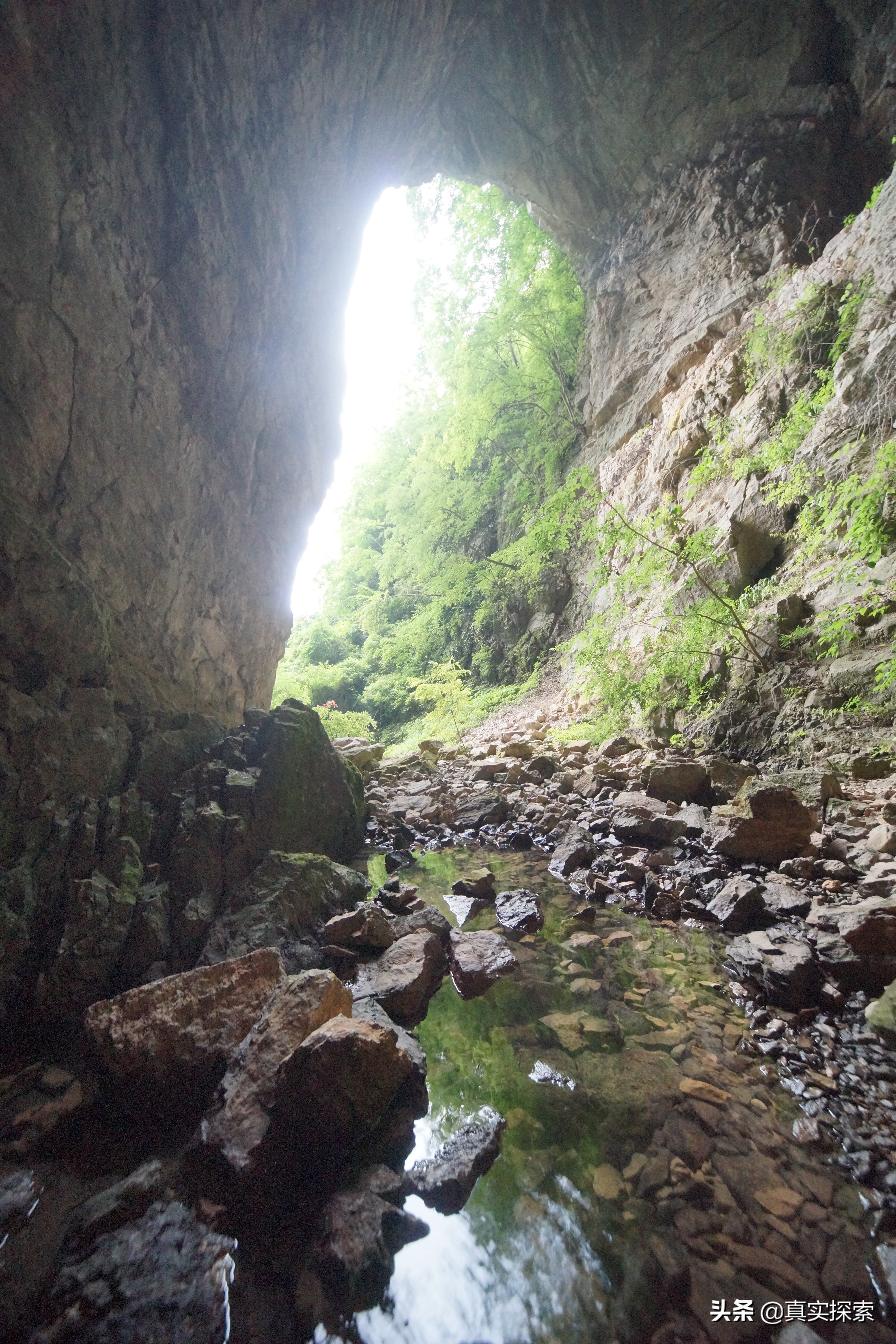 探索湖北五峰虎眼天坑,湖北天坑未解之谜