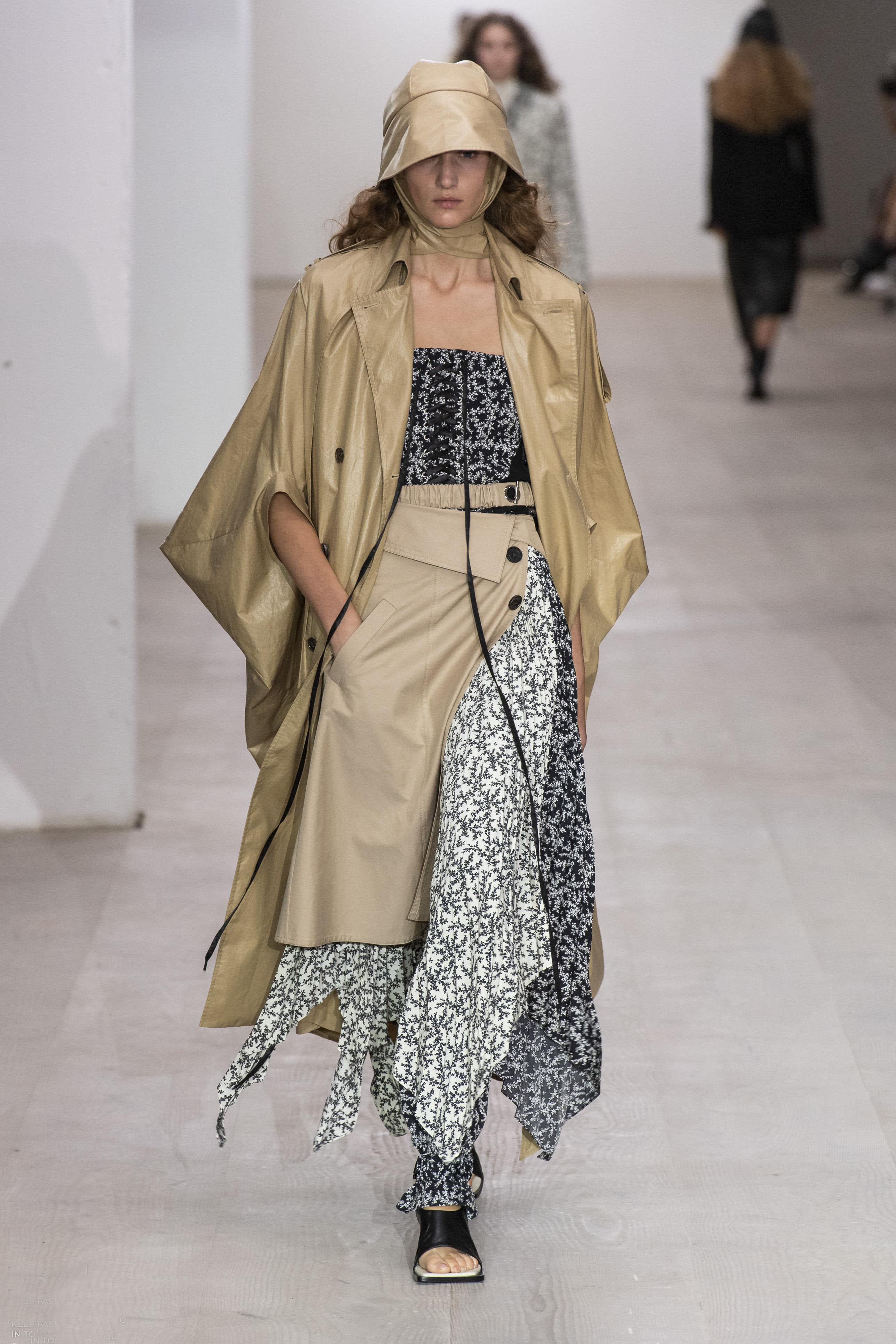 2023秋冬上海时装周秀场设计,2021巴黎高定时装周秀场