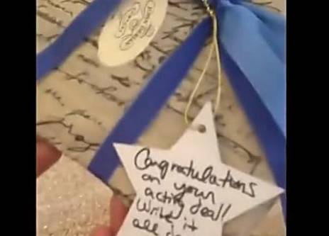 泰勒斯威夫特扔沙发,泰勒斯威夫特走出密林