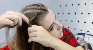 大脸女孩披头散发怎么显脸小,披头散发的简单辫子显脸小