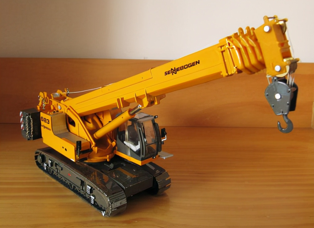 中国工程机械行业崛起,中国最大履带起重机是多少吨