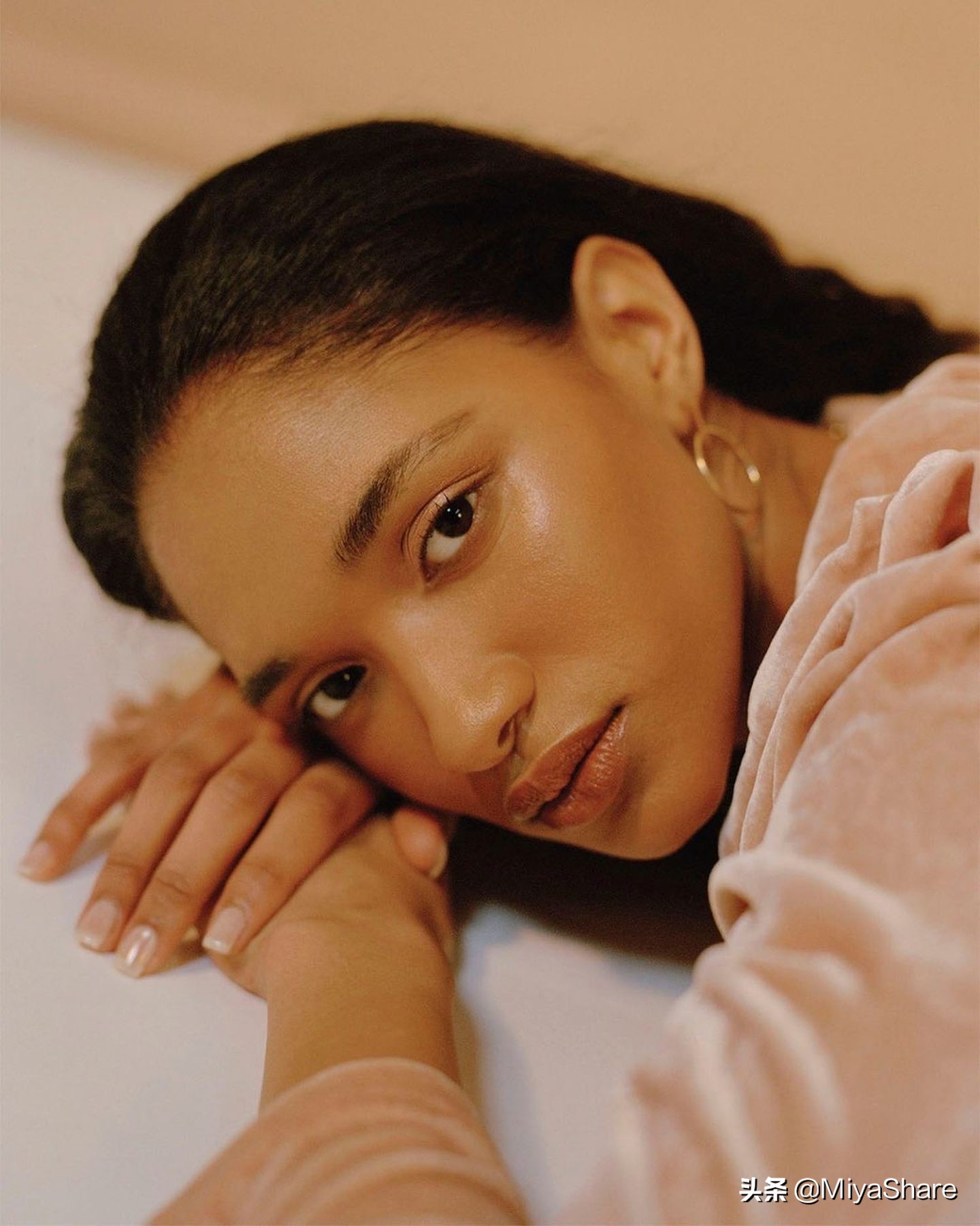 用什么定妆产品比较自然,如何选择适合自己肤质的定妆好物