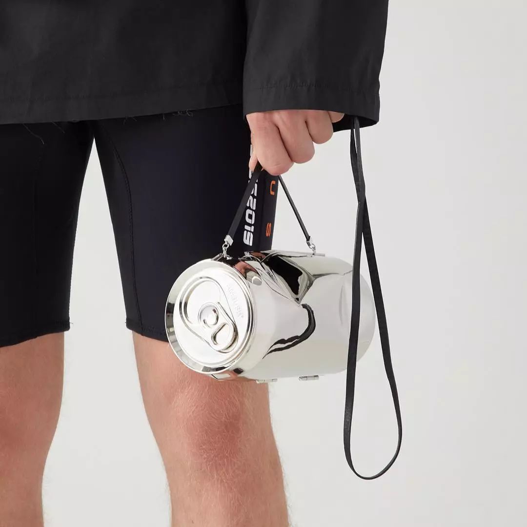 王一博西装复古风,王一博的心头肉