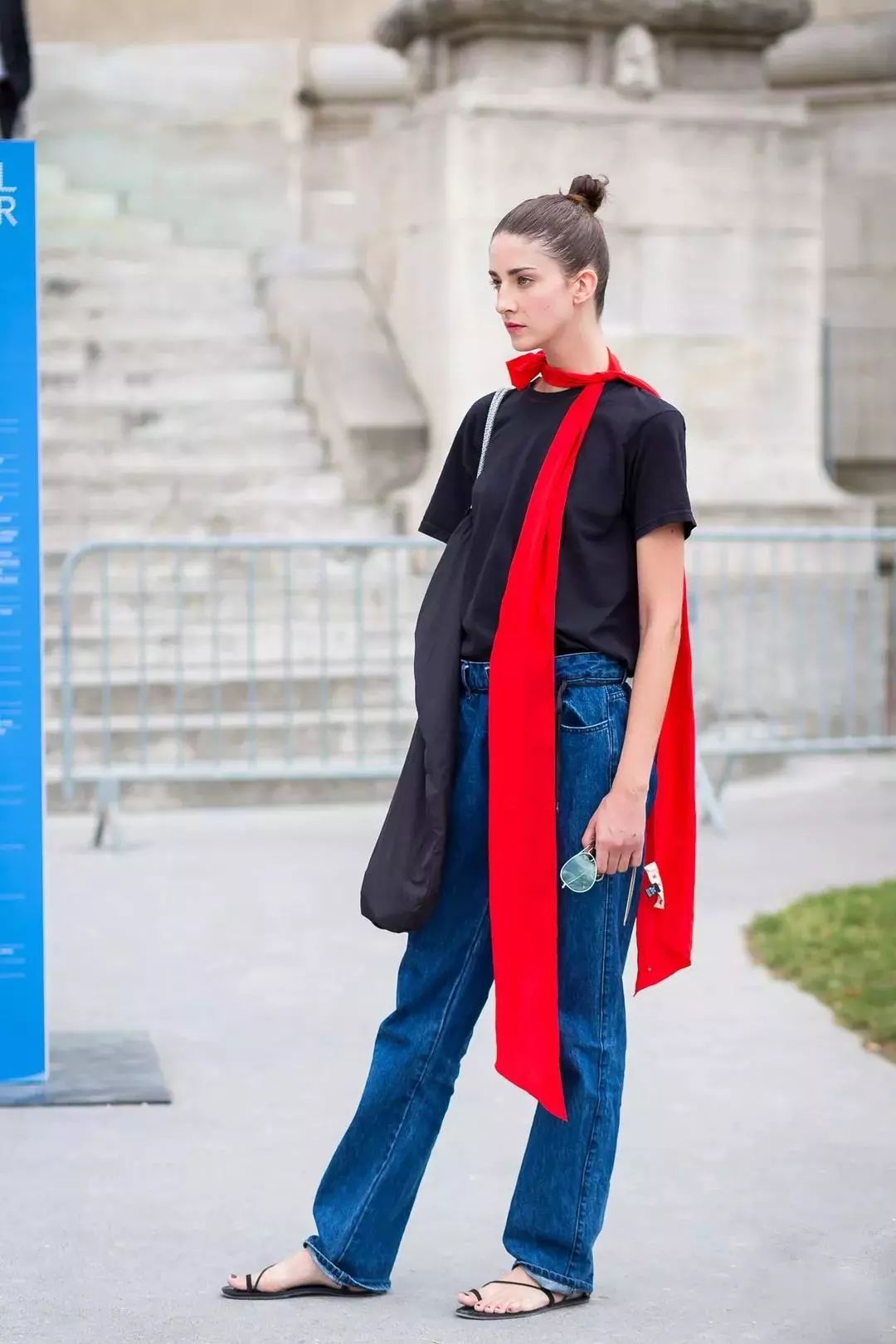 美丽的丝巾搭配耐看型丝巾新花样,丝巾搭配技巧让你秒变时尚达人