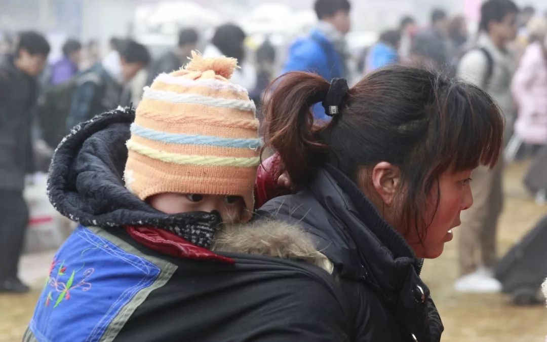 家长群聊迷惑行为,家长拿孩子当幌子玩暧昧重灾区